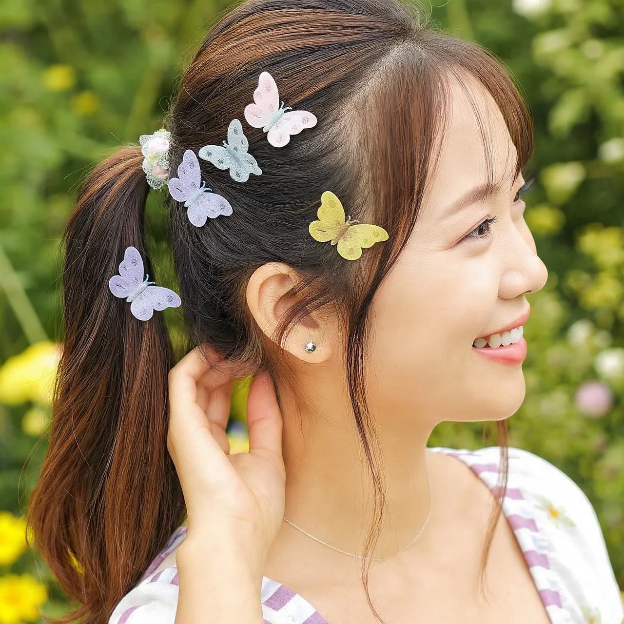 25 Beautiful Hairstyles for Easter Ideas to Celebrate Spring in Style 18 Butterfly Clip Hairstyle Ideas