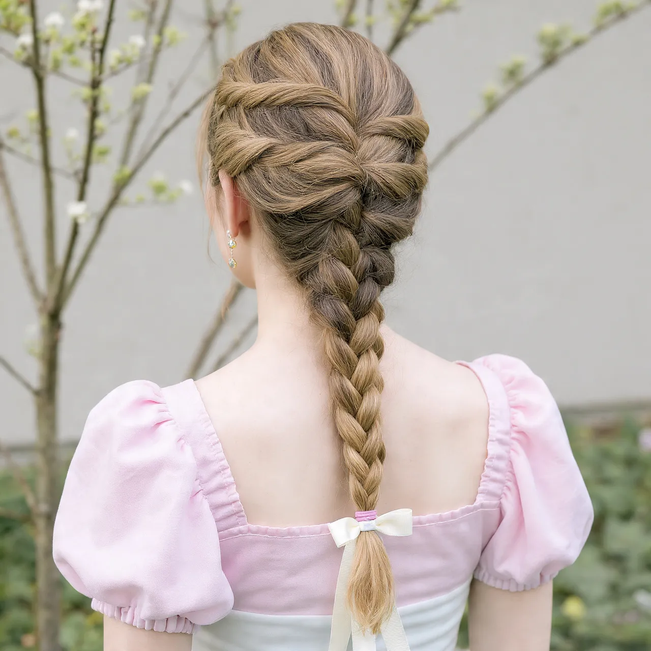 27 Stunning Easter Hairstyles for Women Ideas to Celebrate Spring 17 Classic French Braid Ideas