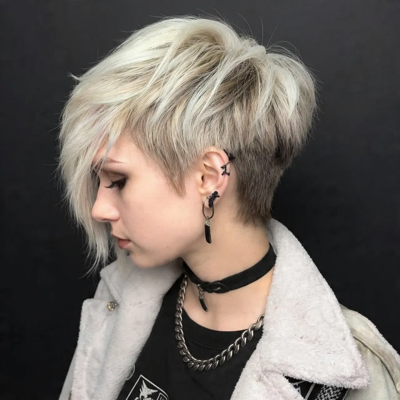 25 Short Shaggy Haircuts Ideas for Effortless Style and Texture 7 Razor Cut Shag Ideas