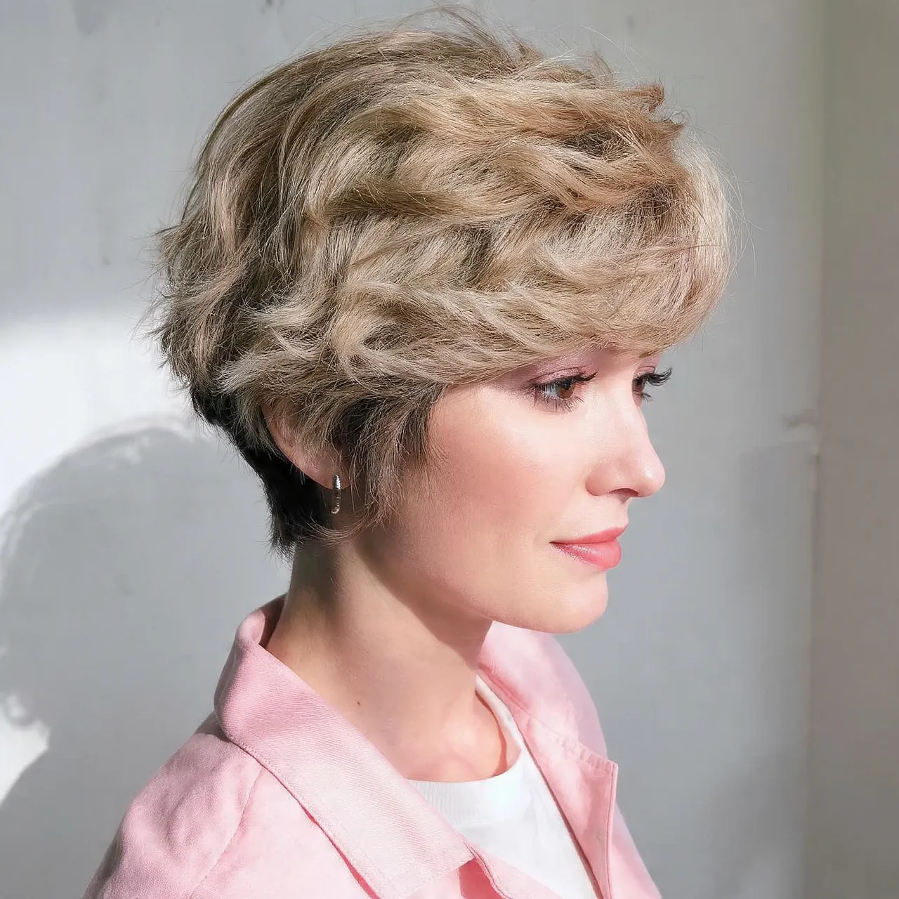 25 Short Shaggy Haircuts Ideas for Effortless Style and Texture 11 Short Shag with Wispy Fringe Ideas