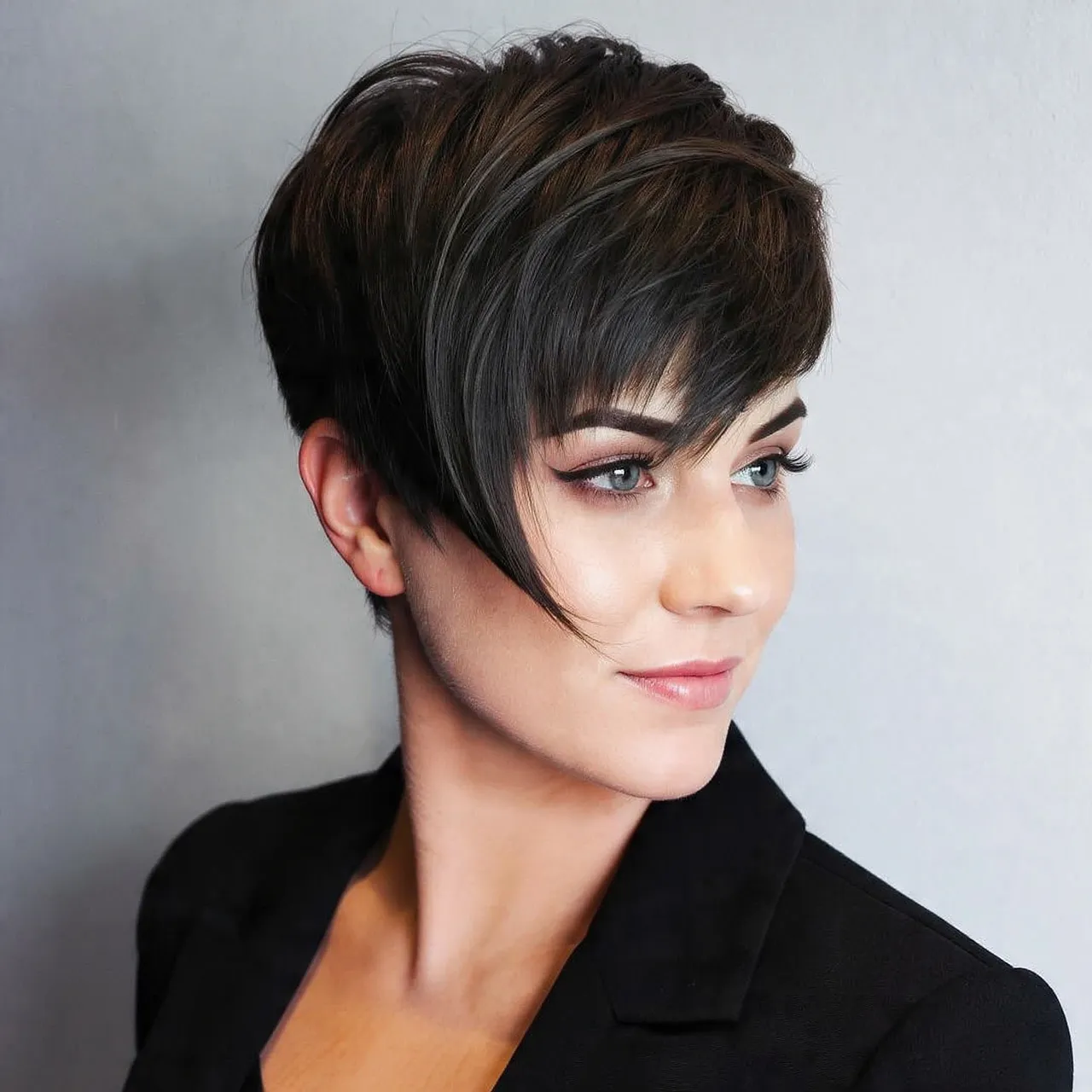 Angled Pixie Haircut Idea for Round Faces